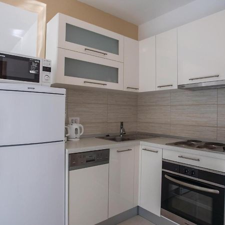 1 Bedroom Lovely Apartment In Komarna Klek Exterior photo